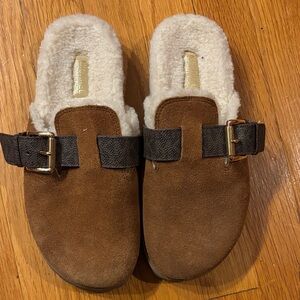 Michael Kors Judd Brown Suede Clogs with Buckle Faux Shearling Lining New